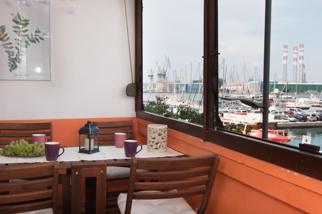 Harbour-Apartment With Sea View And Parking Spot Pula Bagian luar foto