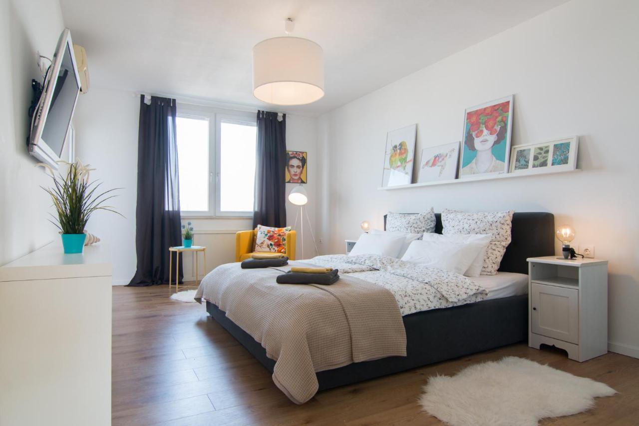 Harbour-Apartment With Sea View And Parking Spot Pula Bagian luar foto
