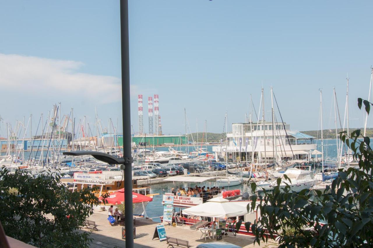 Harbour-Apartment With Sea View And Parking Spot Pula Bagian luar foto