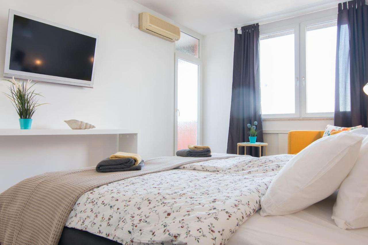 Harbour-Apartment With Sea View And Parking Spot Pula Bagian luar foto
