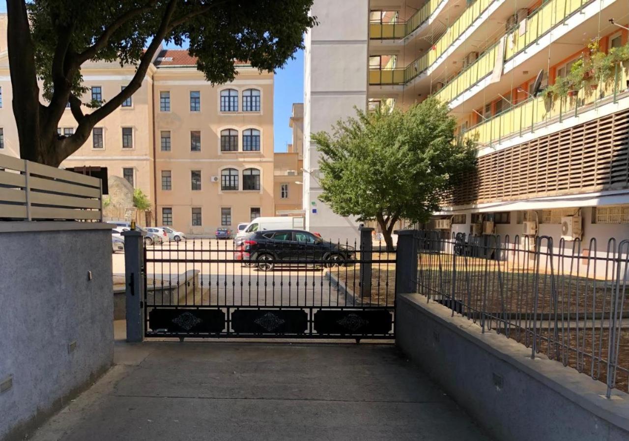 Harbour-Apartment With Sea View And Parking Spot Pula Bagian luar foto